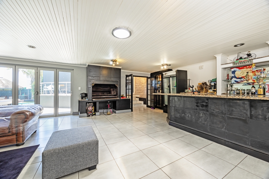 5 Bedroom Property for Sale in Haasendal Western Cape